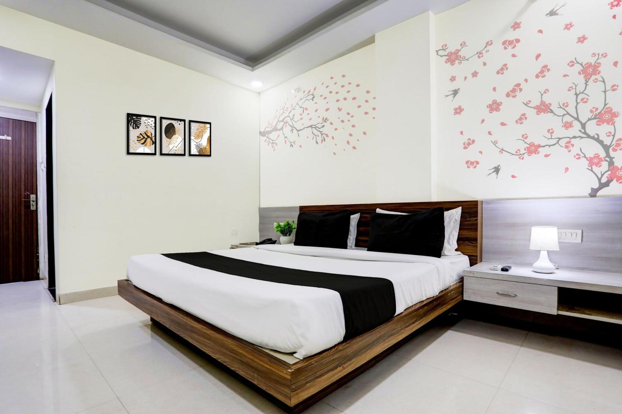 Super Townhouse Hoshangabad Road Near Aashima Mall Samarda Kaliāsot Exteriér fotografie