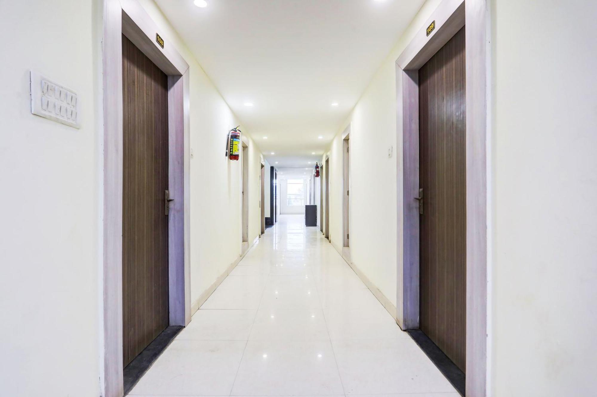 Super Townhouse Hoshangabad Road Near Aashima Mall Samarda Kaliāsot Exteriér fotografie