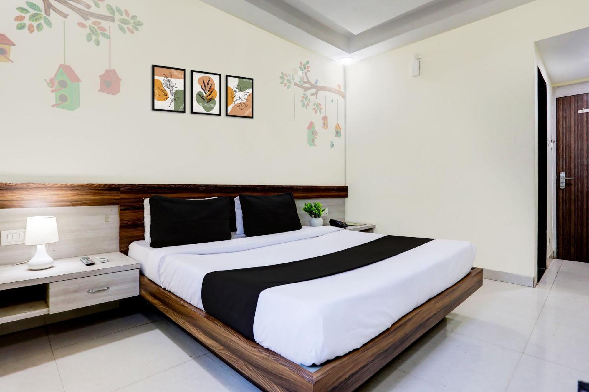 Super Townhouse Hoshangabad Road Near Aashima Mall Samarda Kaliāsot Exteriér fotografie